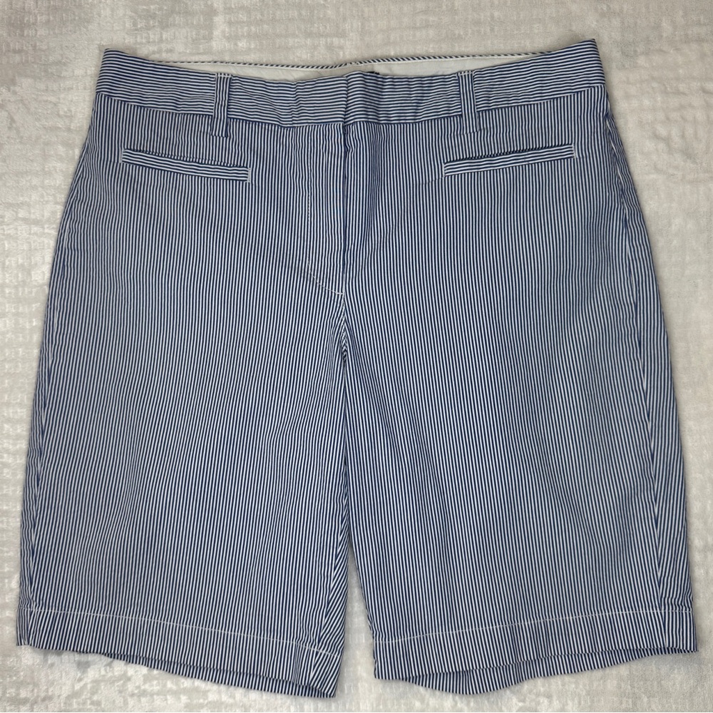 Lands End Blue and White Pinstriped Bermuda Seersucker Shorts‎ Chino Size 8